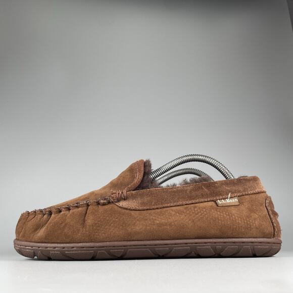 LL Bean Mens Size 8 Slip On Brown Suede Wicked Shearling Lined Moccasin Slippers - Picture 1 of 9